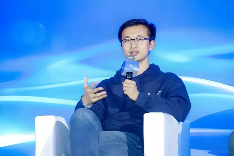 「千寻智能」完成近20亿元融资,顶级资本天团联合押注,估值强势破百亿!(图2) 「千寻智能」完成近20亿元融资,顶级资本天团联合押注,估值强势破百亿!(图2)